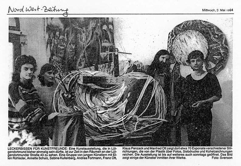 Zeitungsausschnitt von 1984 mit Ankündigung einer Ausstellung in den Wohnräumen der Künstler-WG